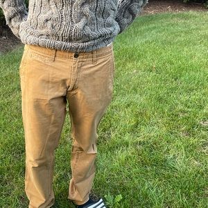 Slim-cut Gap chinos/khakis. Size 32X32